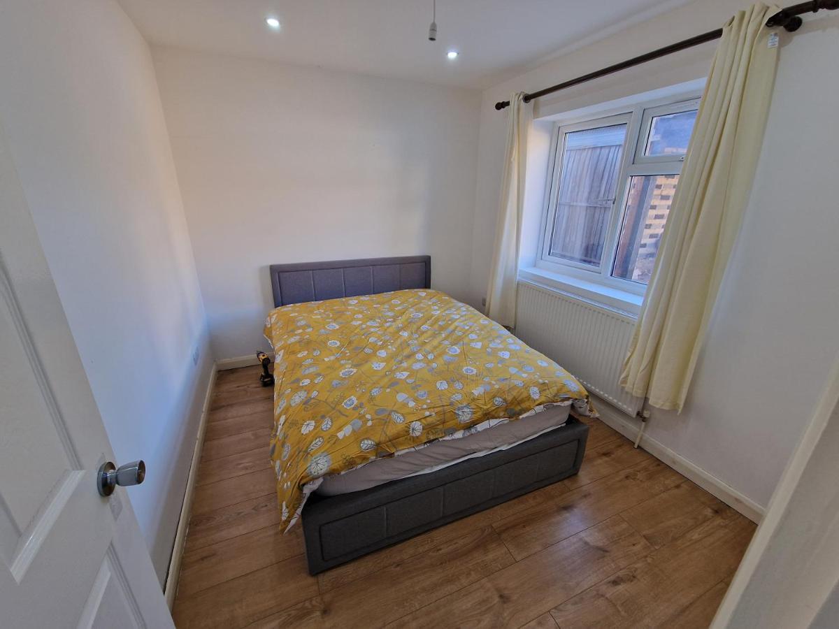 Mile End Budget Guesthouse Londyn Zewnętrze zdjęcie