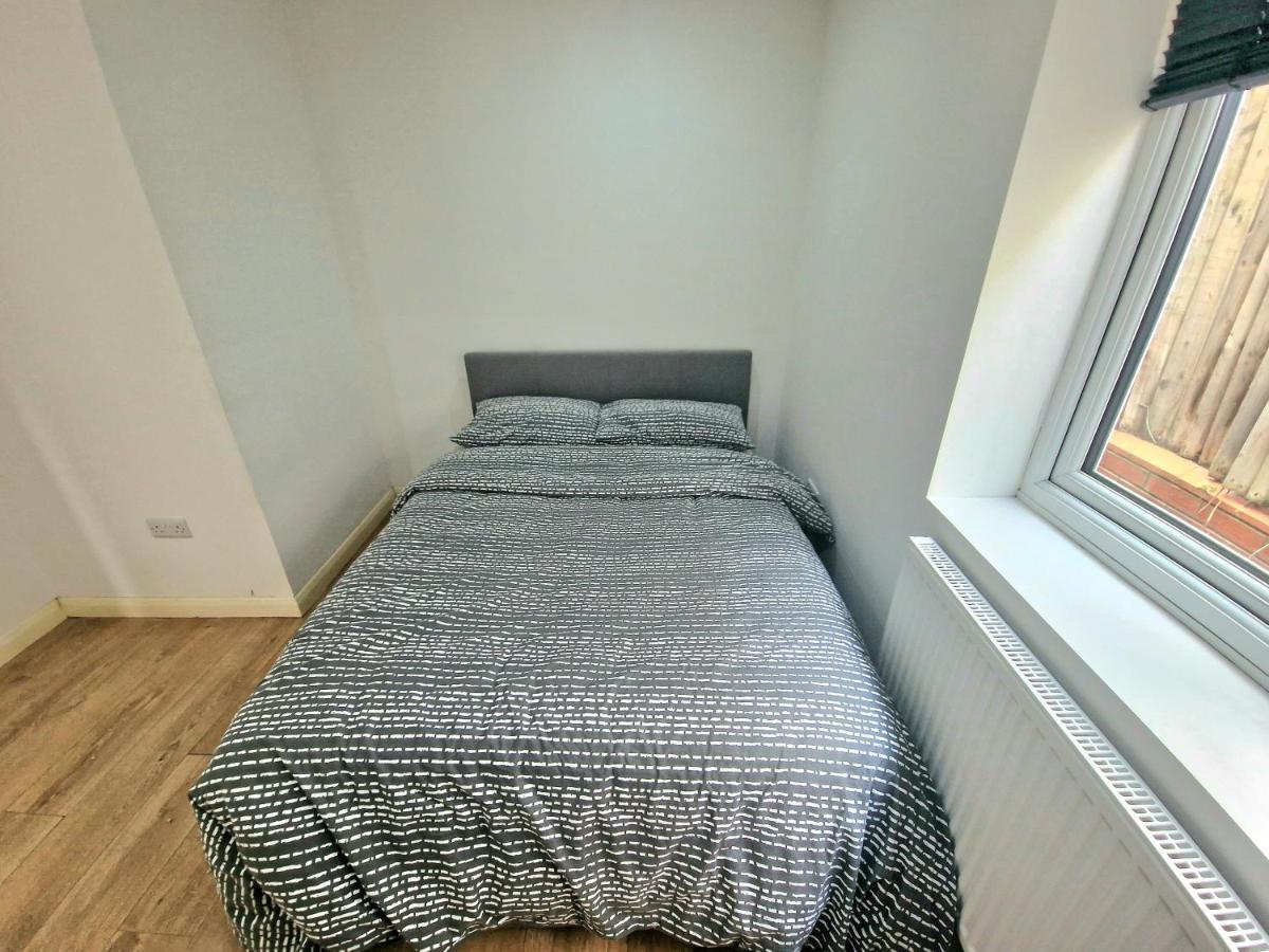 Mile End Budget Guesthouse Londyn Zewnętrze zdjęcie