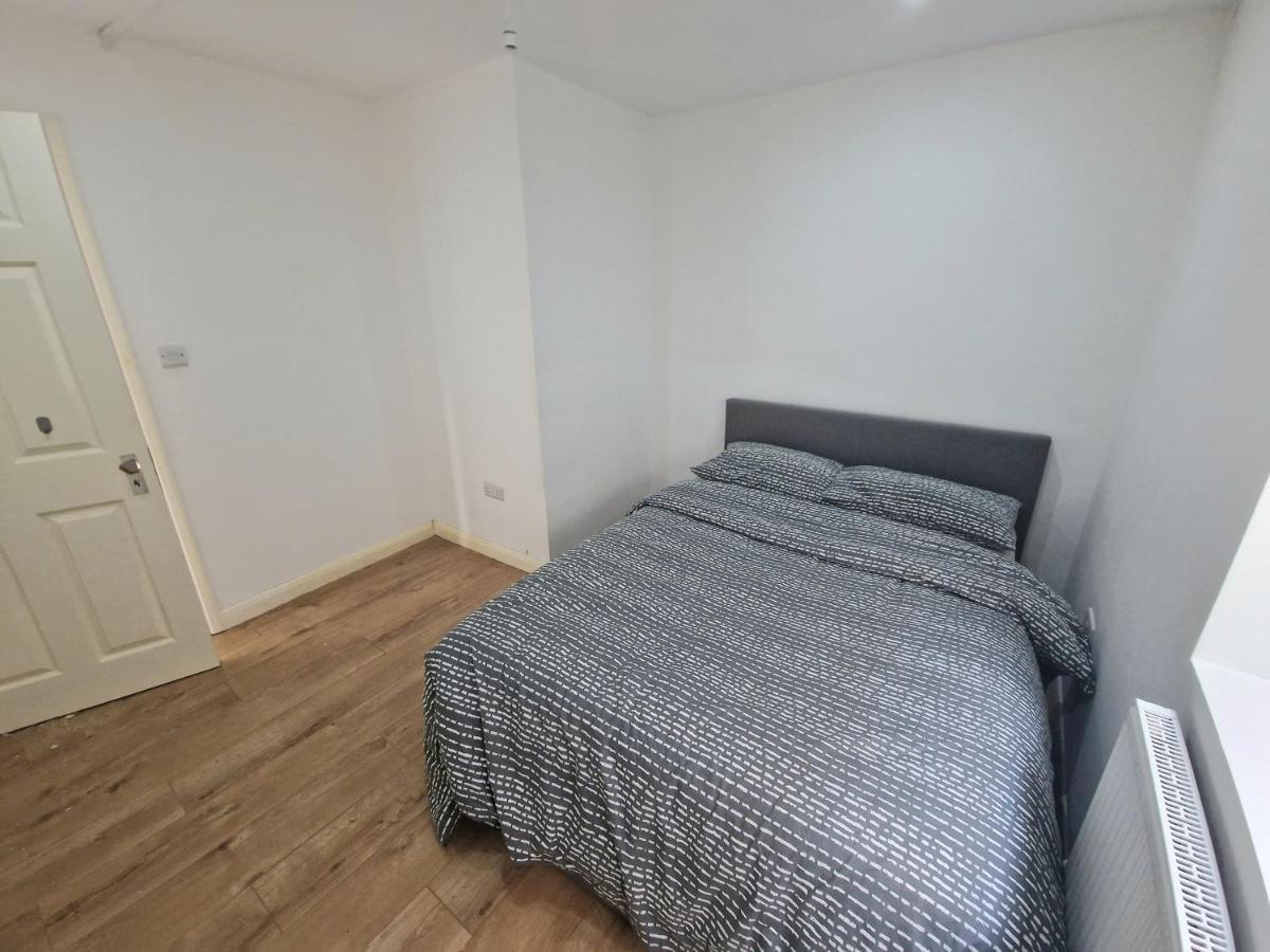 Mile End Budget Guesthouse Londyn Zewnętrze zdjęcie