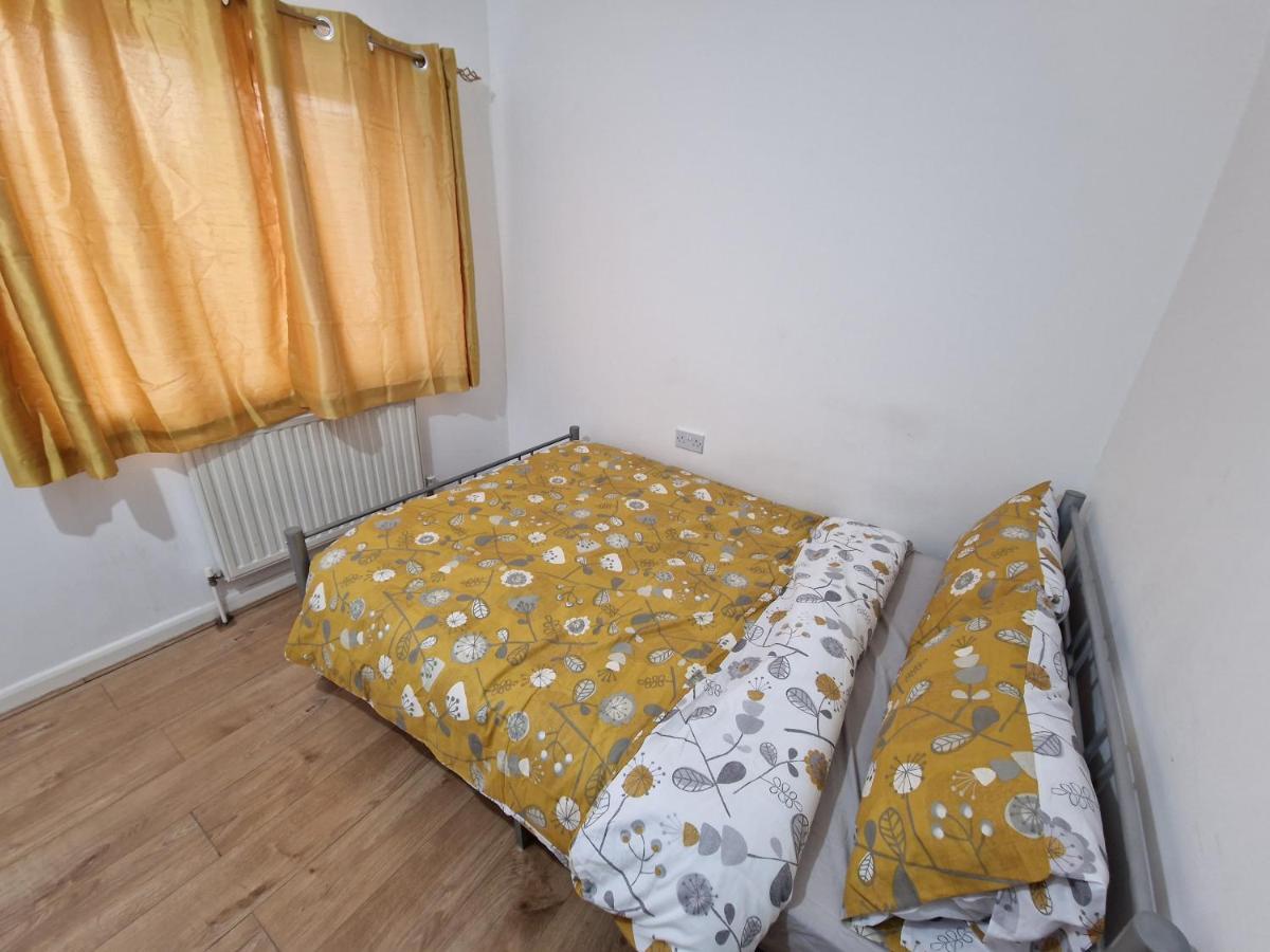 Mile End Budget Guesthouse Londyn Zewnętrze zdjęcie